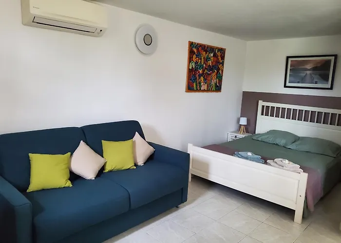 Jolie Studio En Rez De Jardin A L\'Estaque Mourepiane